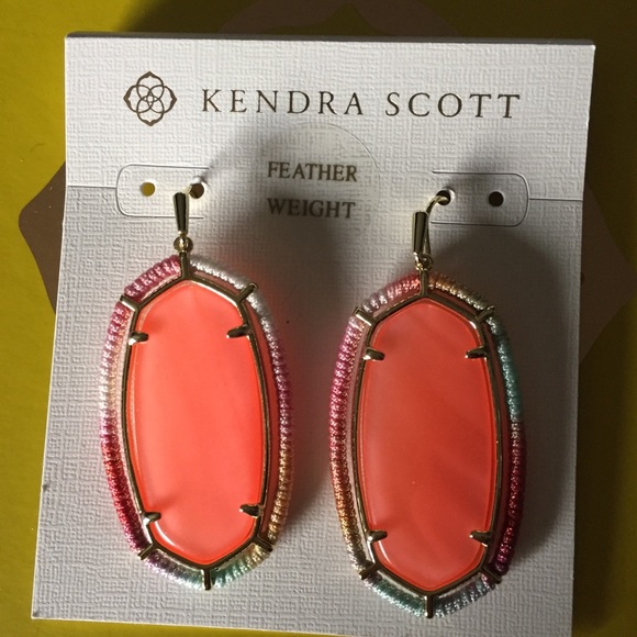 Kendra Scott Gold Threaded Elle Earrings - Picture 3 of 16